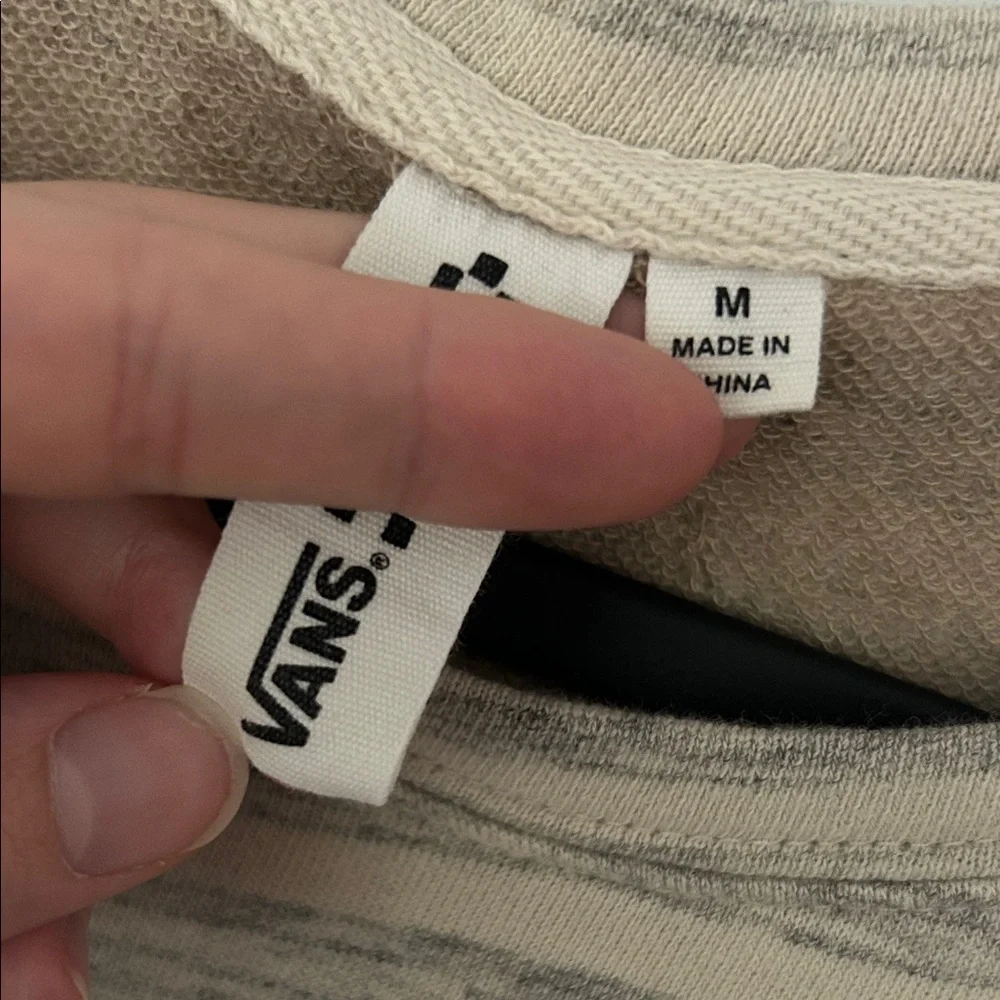 Vintage Vans women’s Beige Striped Crewneck Sweater - Picture 2 of 3